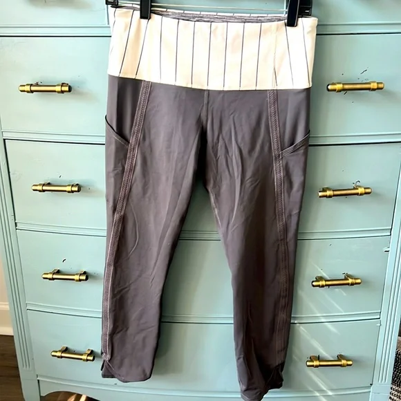 Lululemon High Rise Can’t Stop Crop Legging Size 8 - Picture 2 of 6